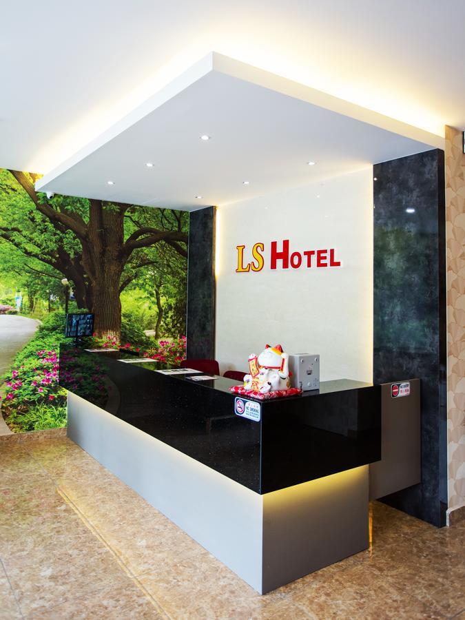 Ls Hotel Johor Bahru Luaran gambar